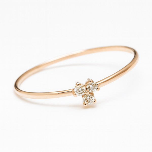 Anel com Trio de Brilhantes